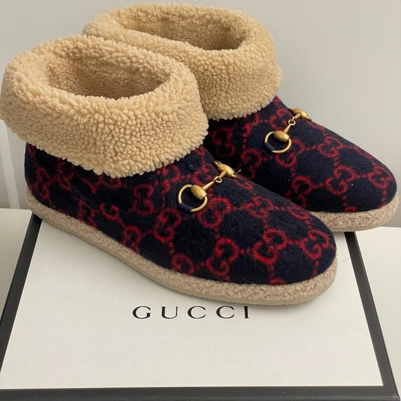 size 8.5 - Gucci Fria Ankle Boot GG Logo Wool Shearling Lined Navy